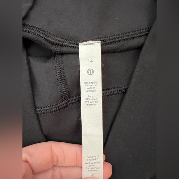 LULULEMON Align High Rise Short 8" Logo EUC - Picture 11 of 12